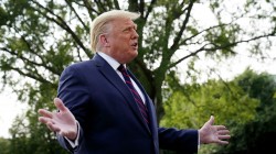 Трамп пообещал начать вакцинацию в октябре