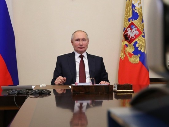 Индексацию пенсий работающим связали с графиком Путина Индексацию пенсий работающим связали с графиком Путина