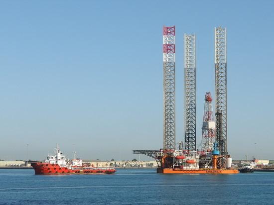ОАЭ впервые за последние два года отправят нефть в Европу ОАЭ впервые за последние два года отправят нефть в Европу