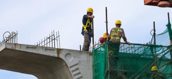 Правительство Китая начало спасать падающий рынок недвижимости