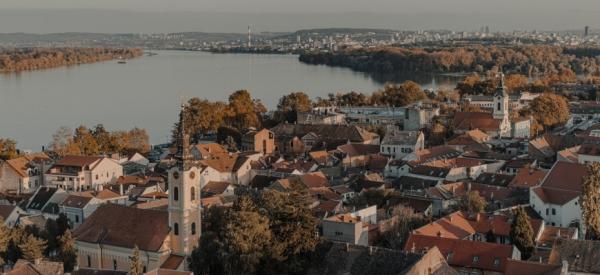 Десятки тысяч россиян переехали в Сербию с конца февраля