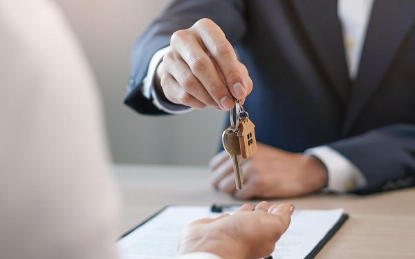 
                    Продавец или покупатель: кто и за что платит при купле-продаже квартиры

                