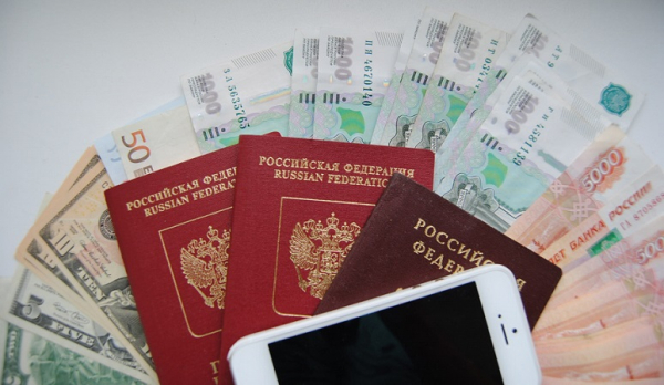 Получение мгновенного займа на телефон: условия МФО, преимущества и недостатки