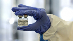 РБК: опрос показал скептицизм врачей в отношении вакцины "Спутник V"