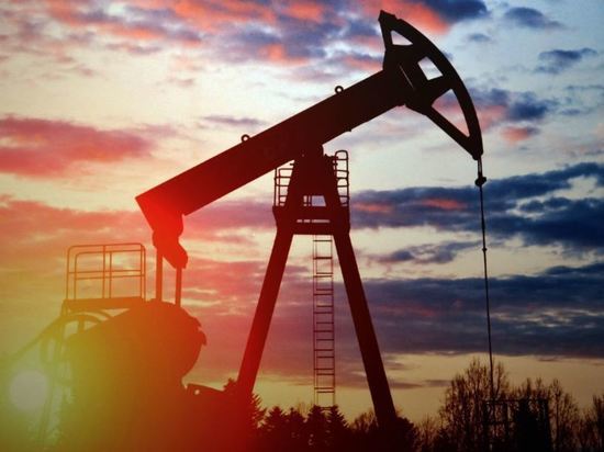 В США запасы нефти резко снизились почти на 2%