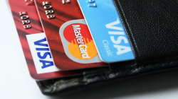 Эксперты оценили пользу страховки от хищения средств с банковских карт