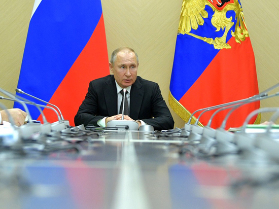 Путин согласился с идеей повысить МРОТ Путин согласился с идеей повысить МРОТ